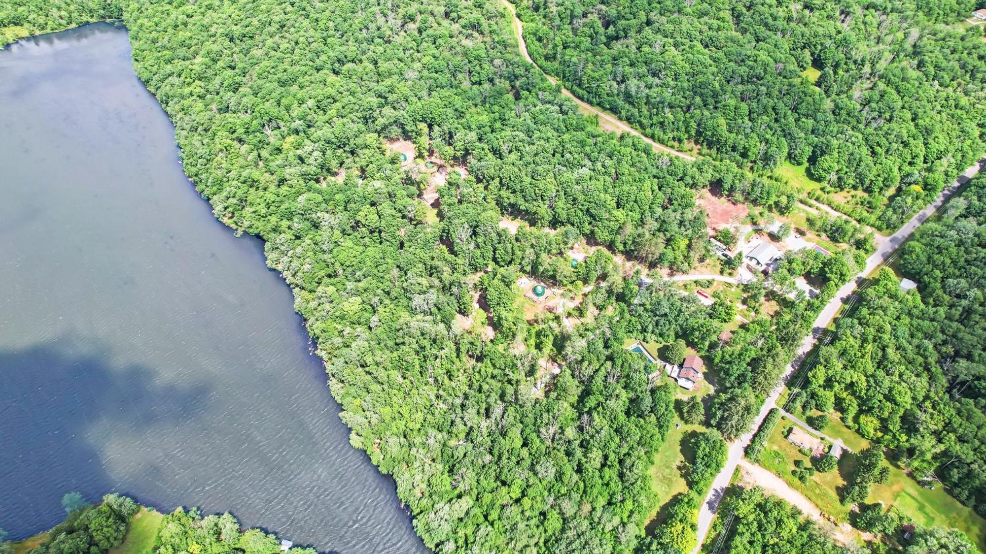 Domes At Catskills Swan Lake Экстерьер фото